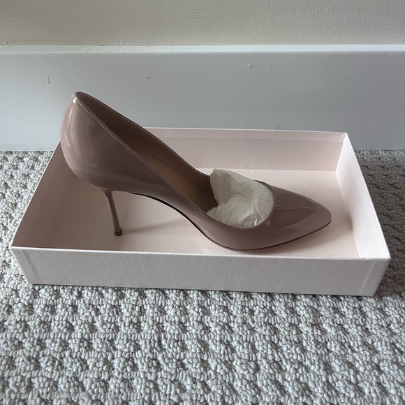 Brand new, never worn tan Sergio Rossi heels. - Picture 5 of 6